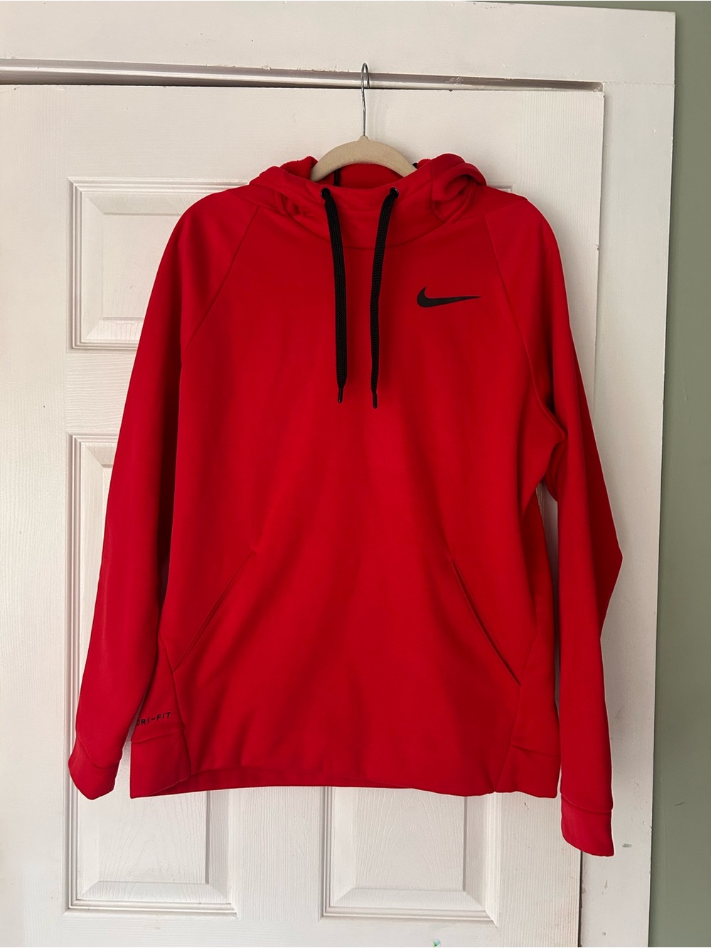 Nike Dri-FIT Therma Fleece Pullover Hoodie Red Medium Athletic Sweatshirt